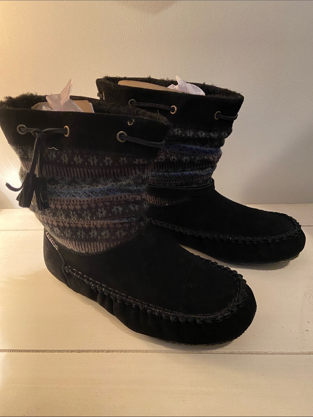 BearPaw Cyan Suede & Knit Sheepskin Moccasin Boot Black 9M Western Bohemian